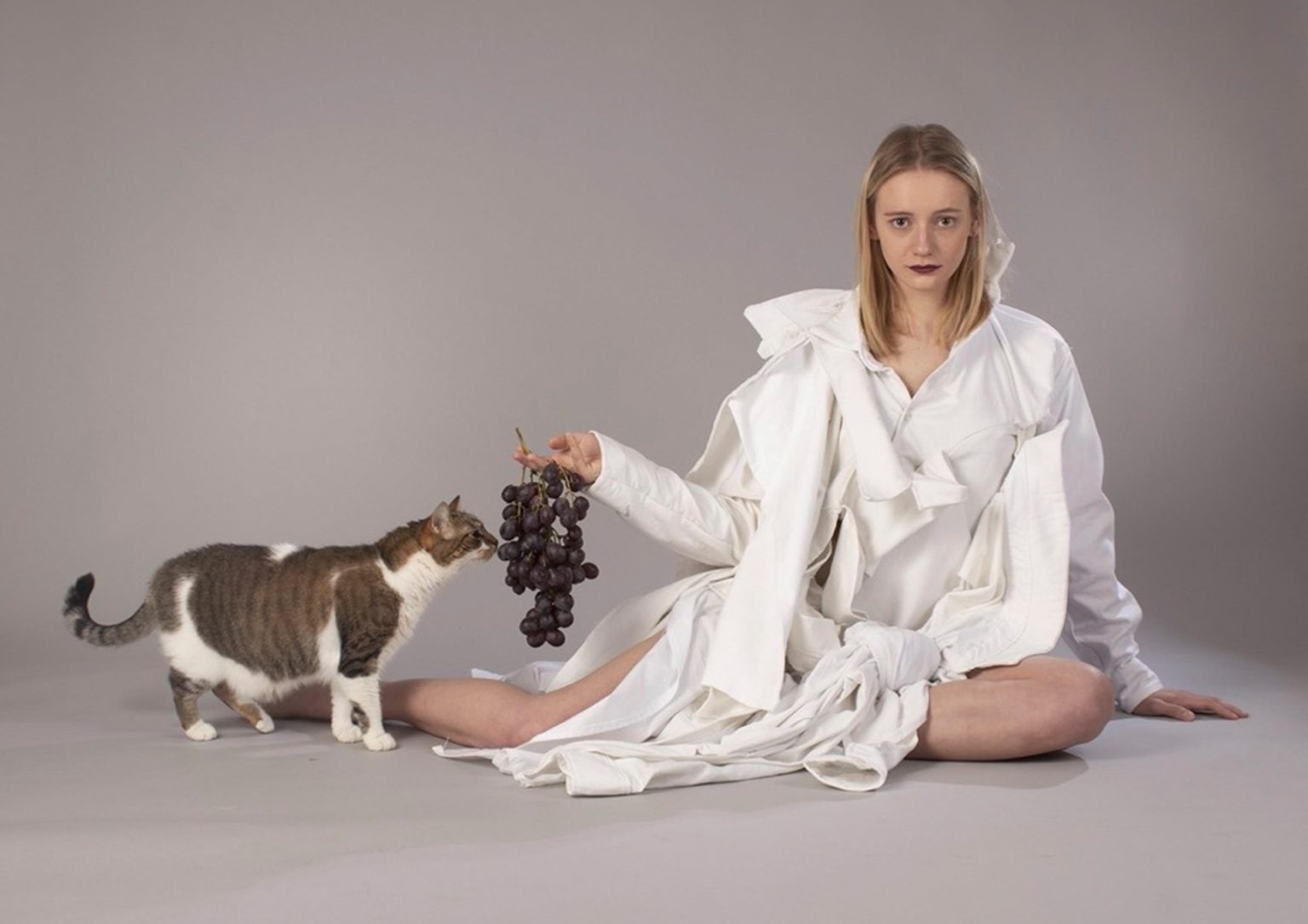 “White Project Deconstructed Shirt” - Pola Wislicz