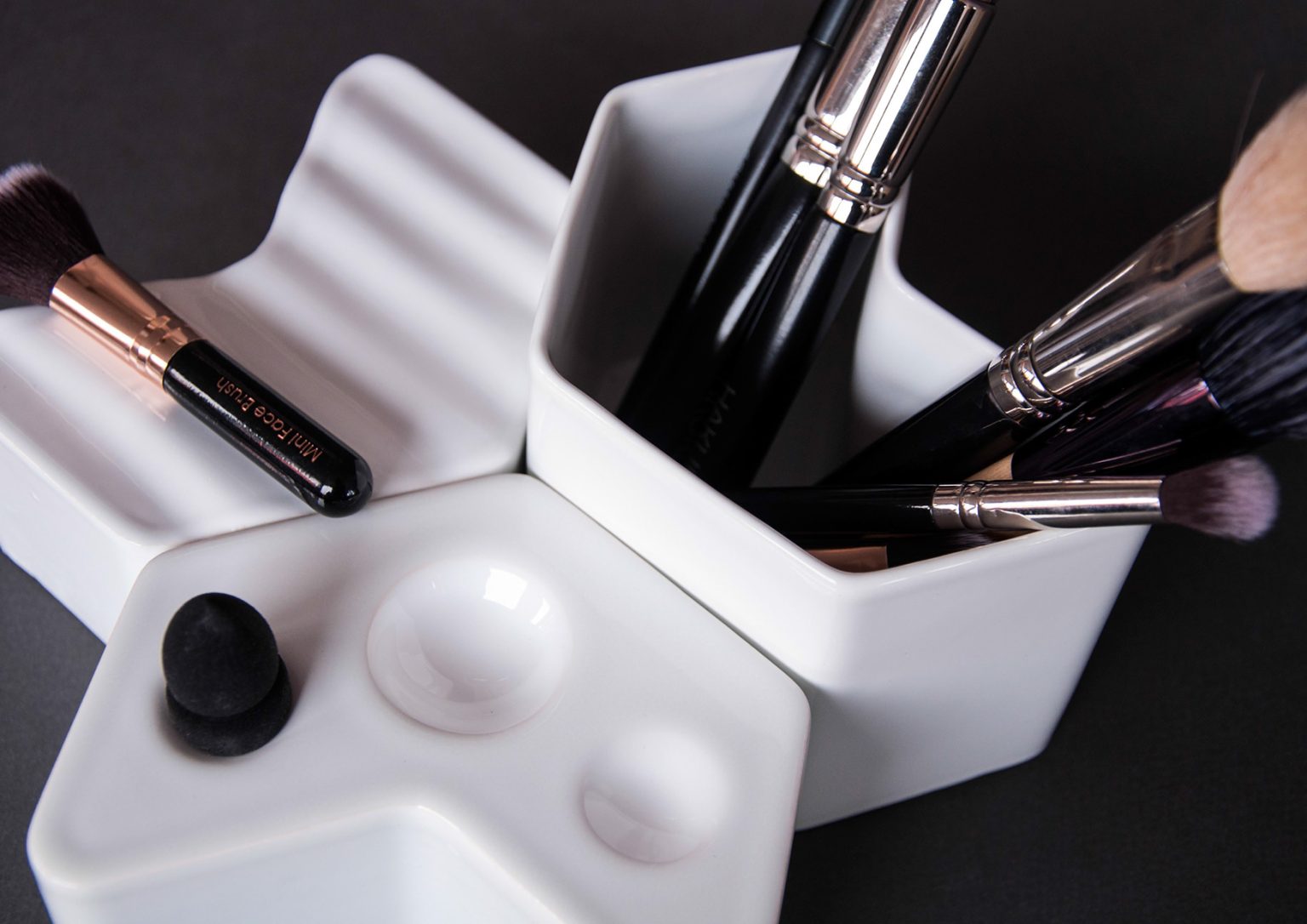 Narcyz – zestaw do makijażu. Zuzanna Czerczak