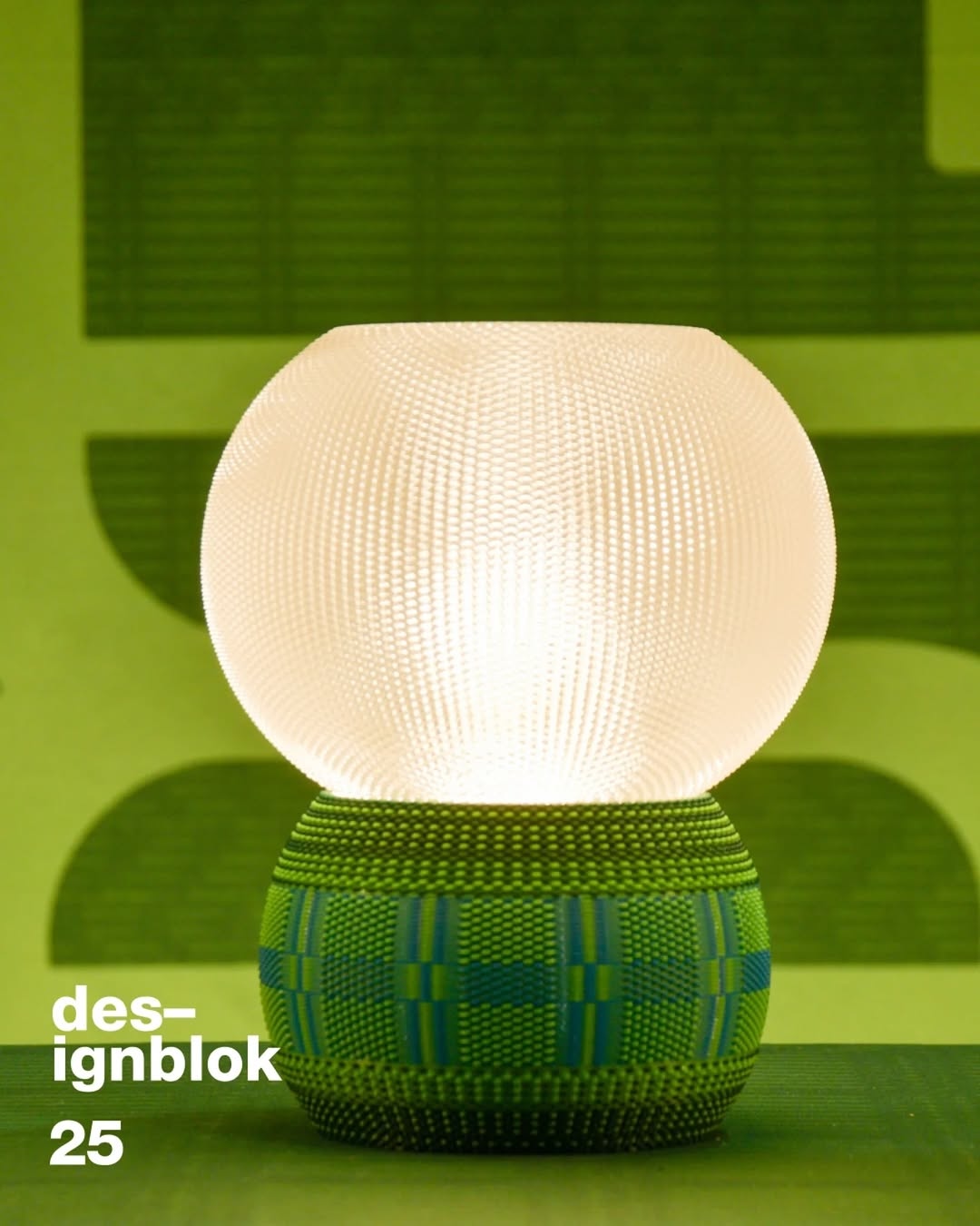 Lampa z serii Weave autorstwa Wontek