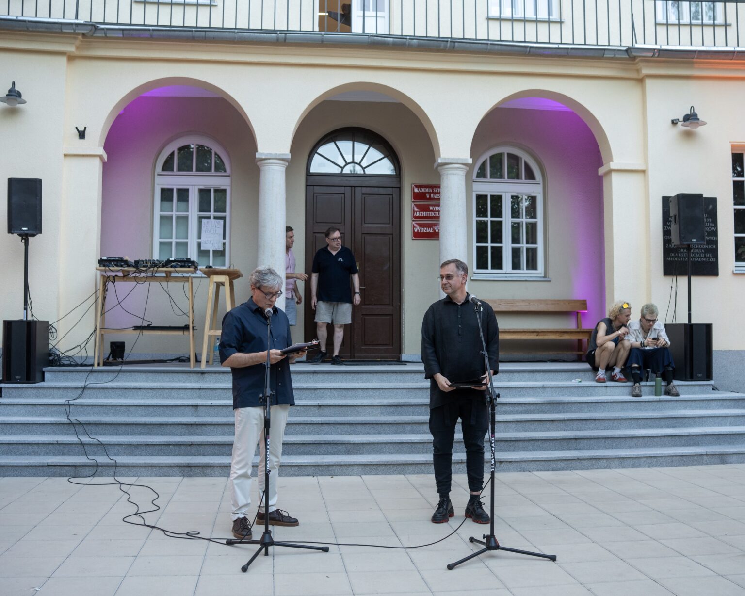 Wręczenie nagród podczas inauguracji Akademii Otwartej – wystawy końcoworocznej na Wydziale Wzornictwa, fot. Patryk Stokowski