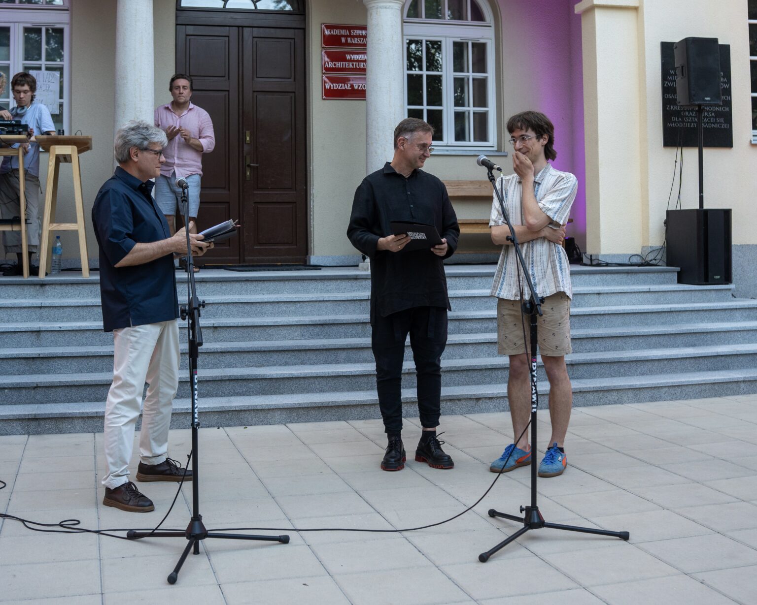Wręczenie nagród podczas inauguracji Akademii Otwartej – wystawy końcoworocznej na Wydziale Wzornictwa, fot. Patryk Stokowski