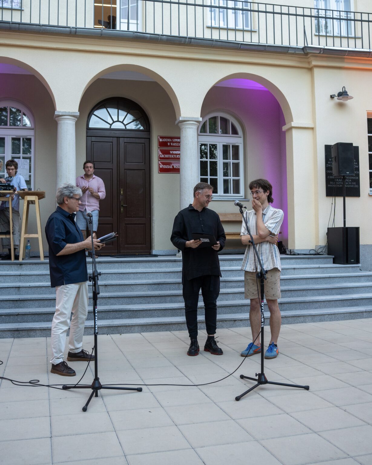 Wręczenie nagród podczas inauguracji Akademii Otwartej – wystawy końcoworocznej na Wydziale Wzornictwa, fot. Patryk Stokowski